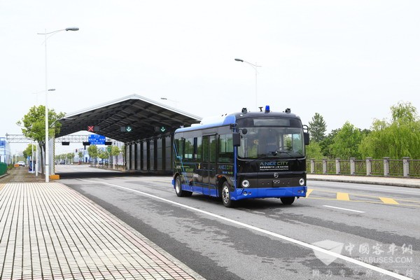 Golden Dragon Takes the Lead in Developing Driverless Buses